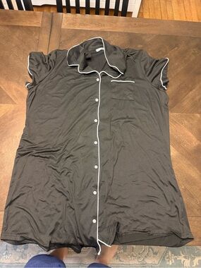 Black Contrast-Piped women’s oversized Shirt